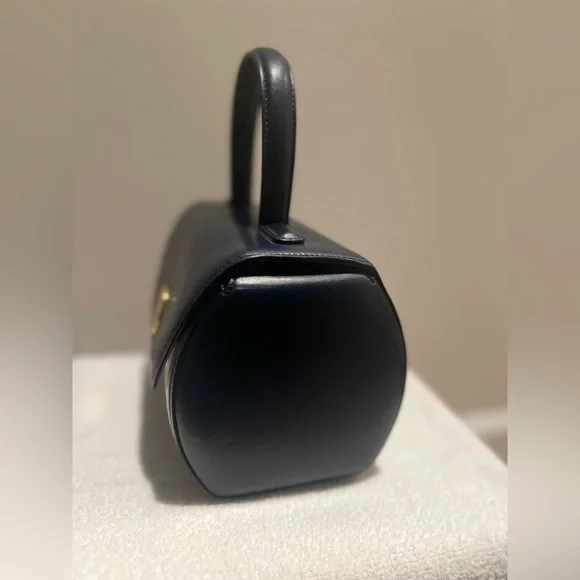 🧿💙 Givenchy Top handle handbag 🧿💙 - Picture 6 of 17